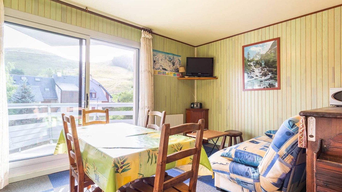 Loudervielle Apartment | Cozy studio for 4 in Peyragudes near shops