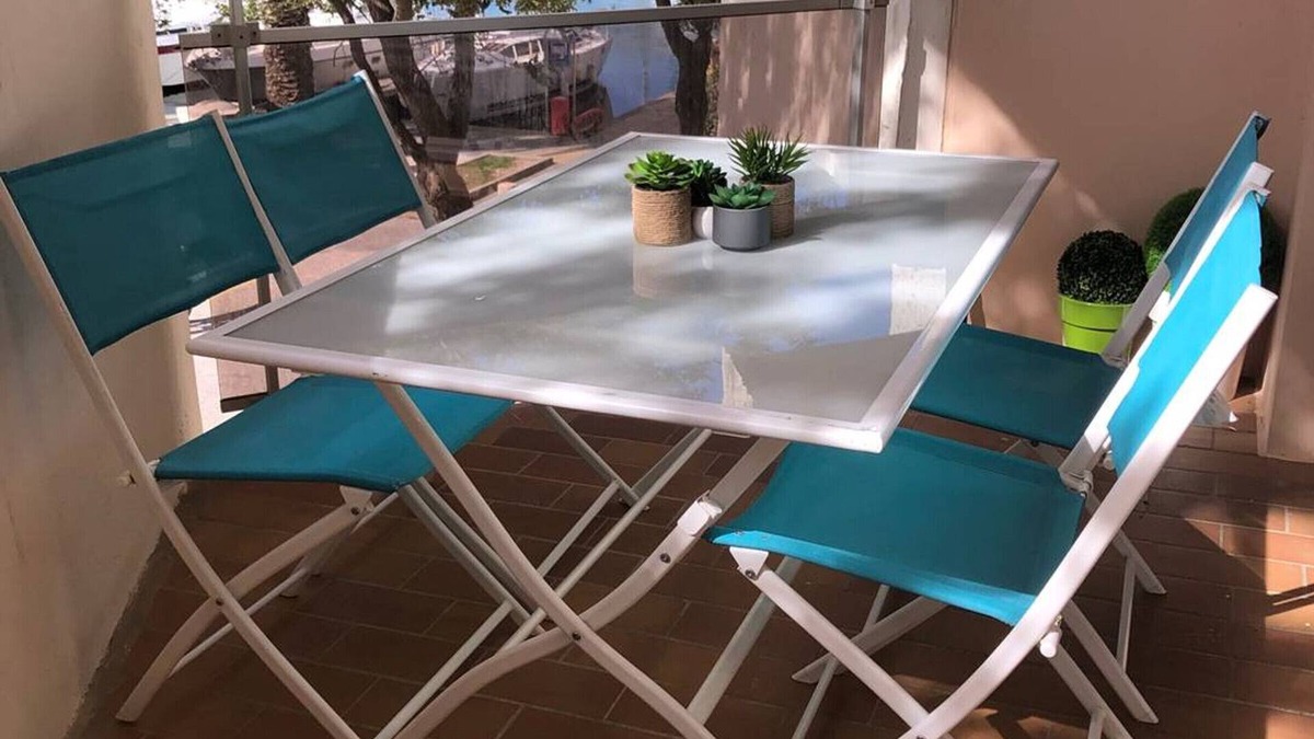 Le Port Apartment | Cozy Studio with Balcony, Pets Allowed, 4 Pers.
