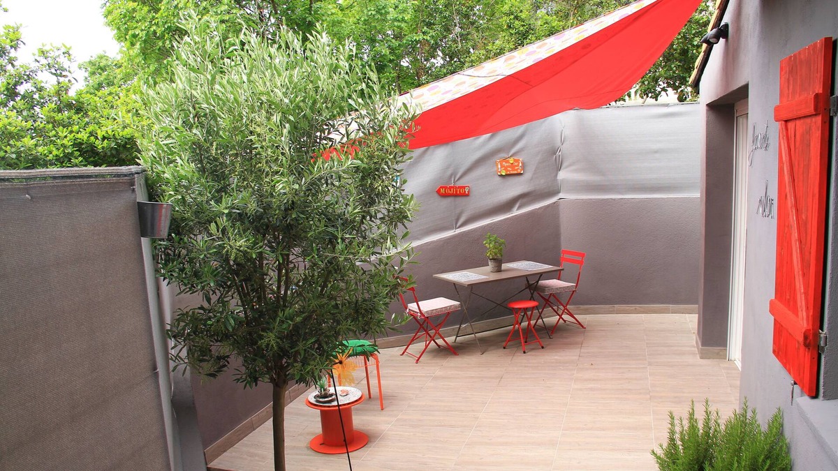 Carnoux-en-Provence Villa | Cozy studio, new for 2 people with private terrace.