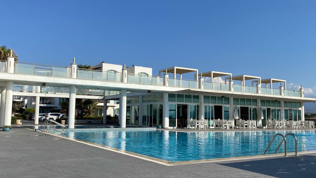 Ghaziveran Apartment | Cozy studio in Aphrodite Park Residence