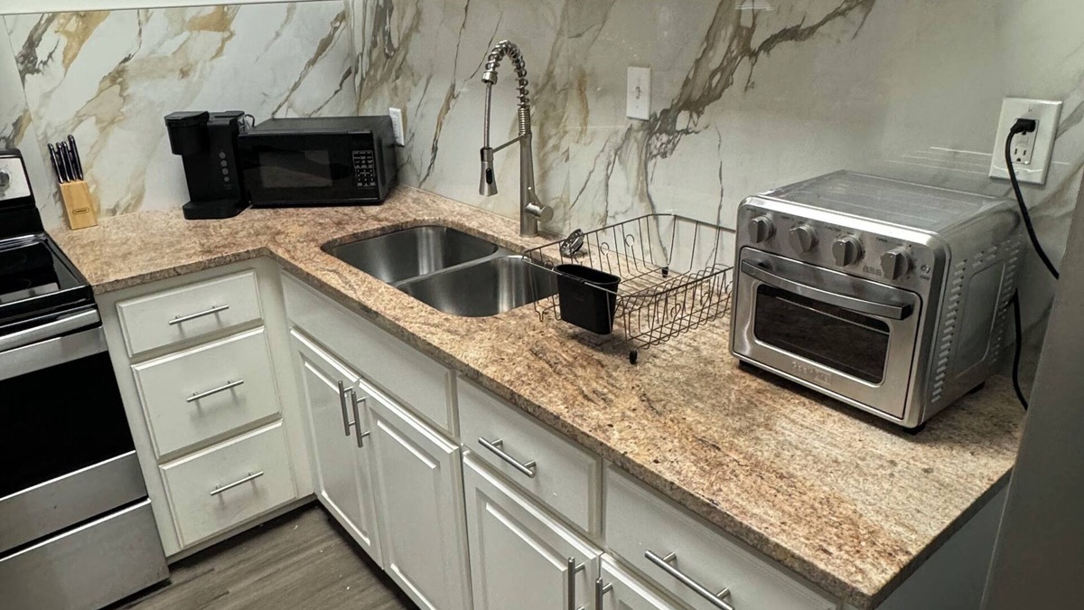 Baker Apartment | Cozy studio in Baker La with WiFi, AC the perfect home away from home.