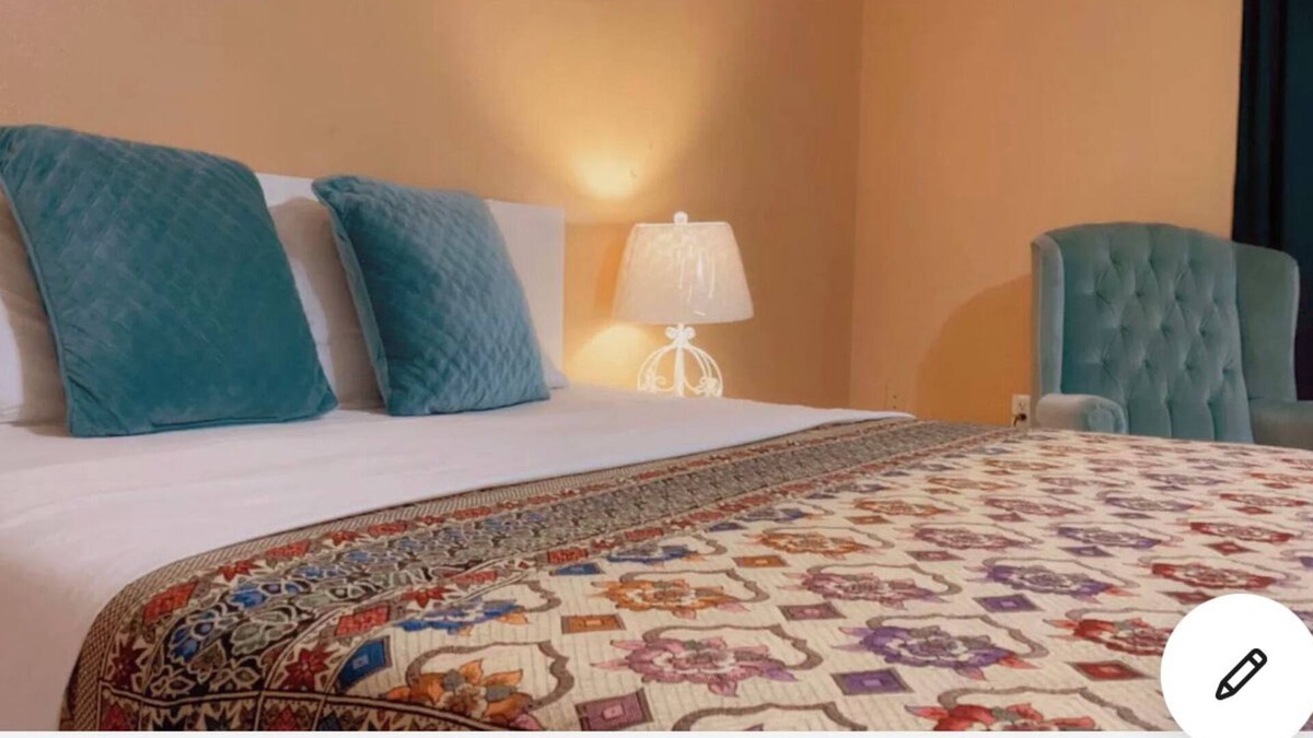 Northside Apartment | Cozy studio in enjoyable Jacksonville with WiFi, AC