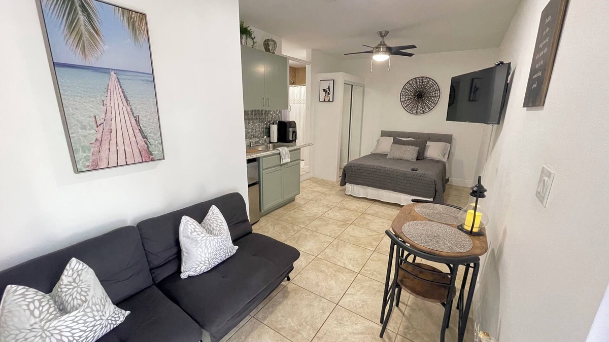 Orlando Apartment | Cozy studio in fabulous Orlando close to everything
