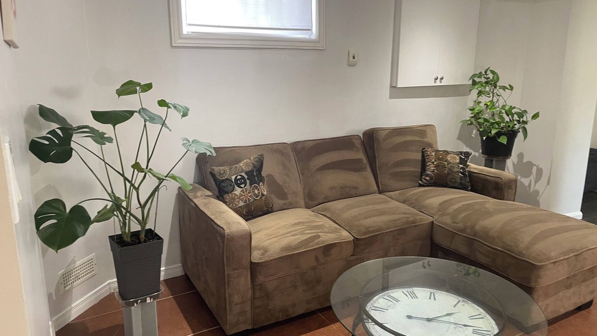 Lakeview Apartment | Cozy Studio in Mineola -Port Credit