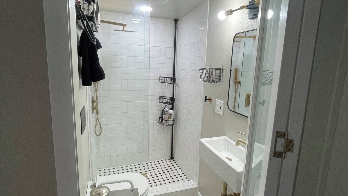 Panorama City Apartment | Cozy studio in phenomenal Los Angeles with WiFi, AC