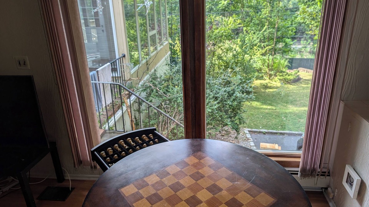 Thomaston Apartment | Cozy studio in wonderful Great Neck with AC, WiFi, fitness room