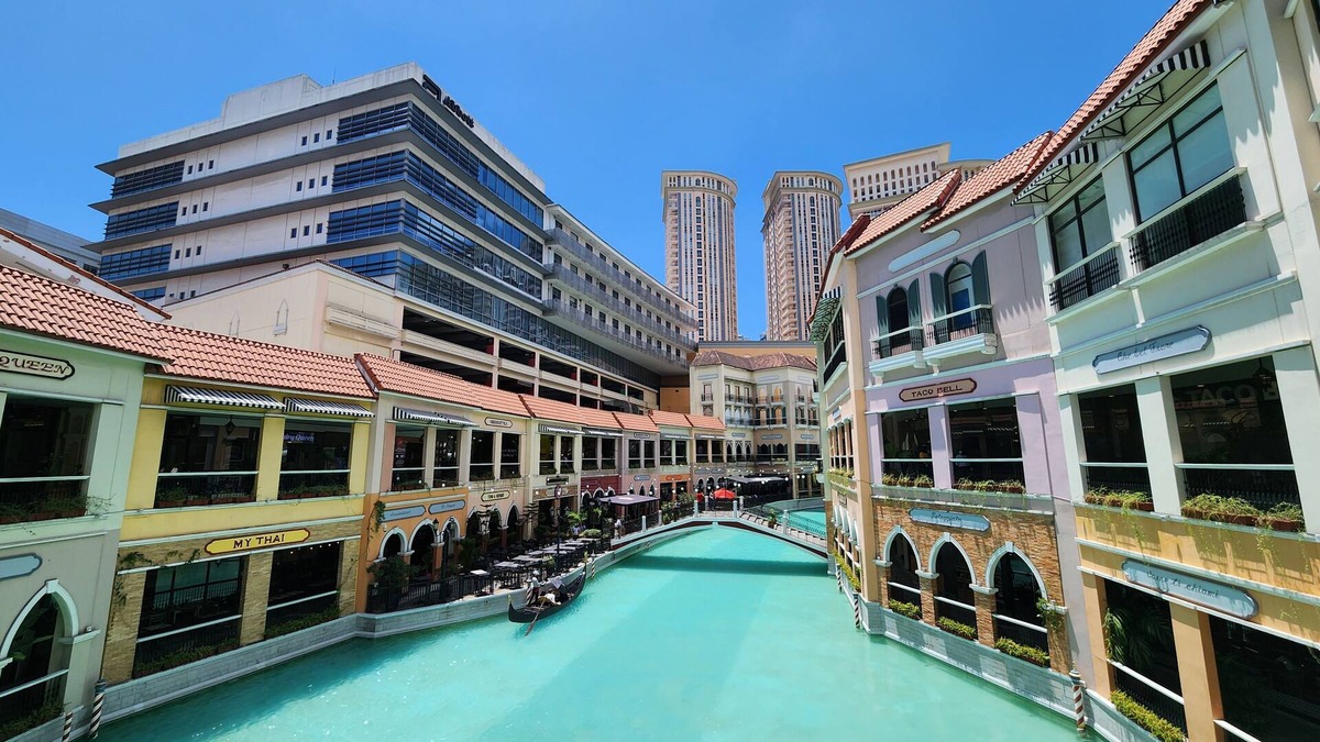 Pinagsama Apartment | Cozy Studio Interconnected to The Grand Canal Mall FREE PARKING ON PREMISE