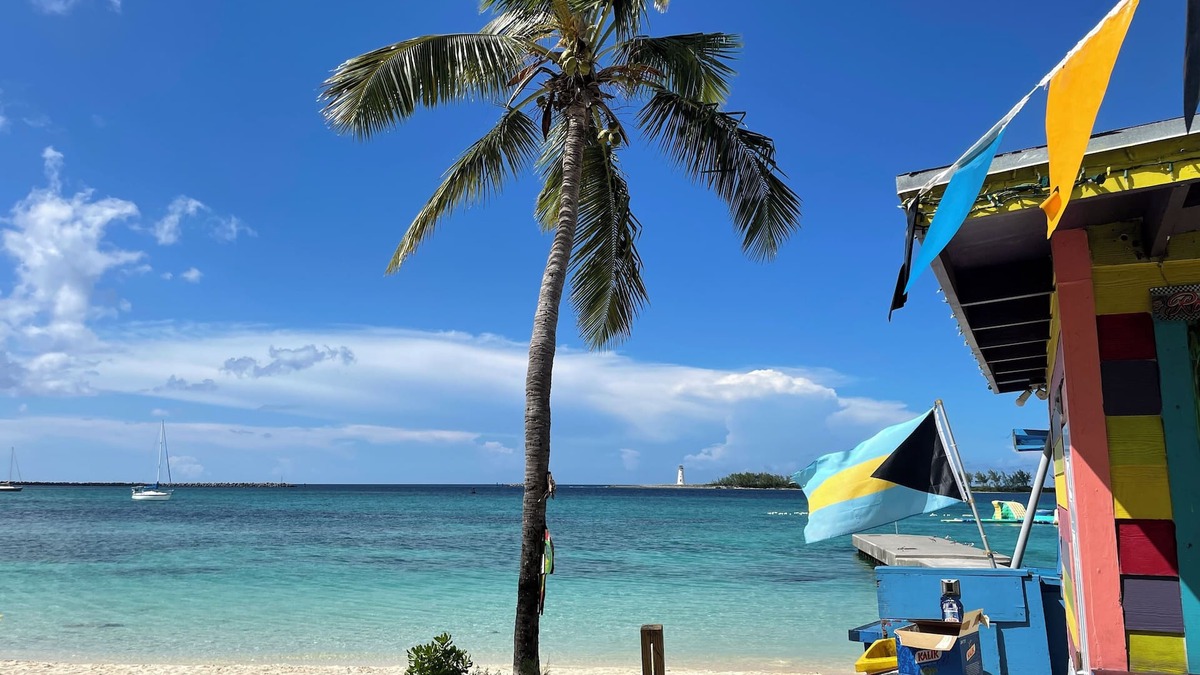 Nassau House | Cozy Studio Island Escape, minutes away from beach