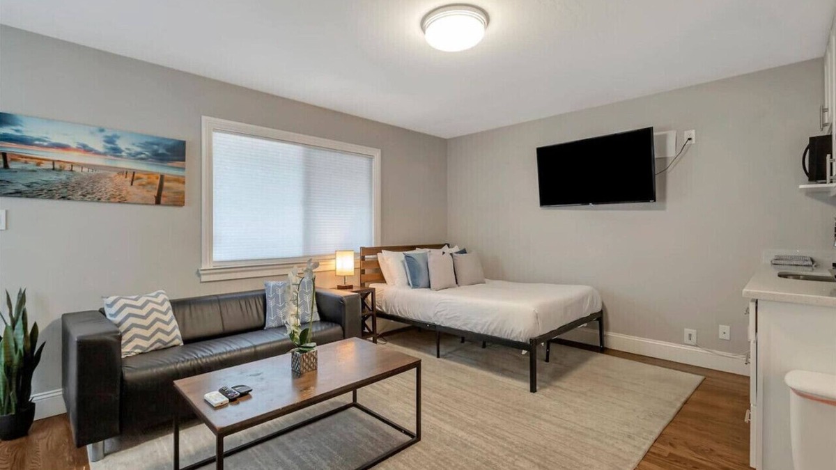 Northside House | Cozy Studio l Downtown San Jose