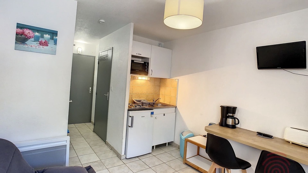 Lamalou-les-Bains Apartment | Cozy Studio Near Spa, Pet-Friendly, WiFi, Balcony, and Free Parking