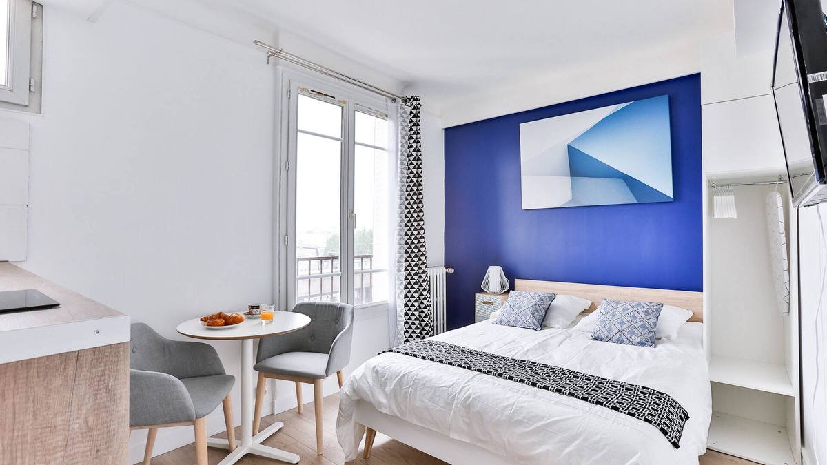 Neuilly-Plaisance Condo | Cozy studio near Paris and Disneyland RER A