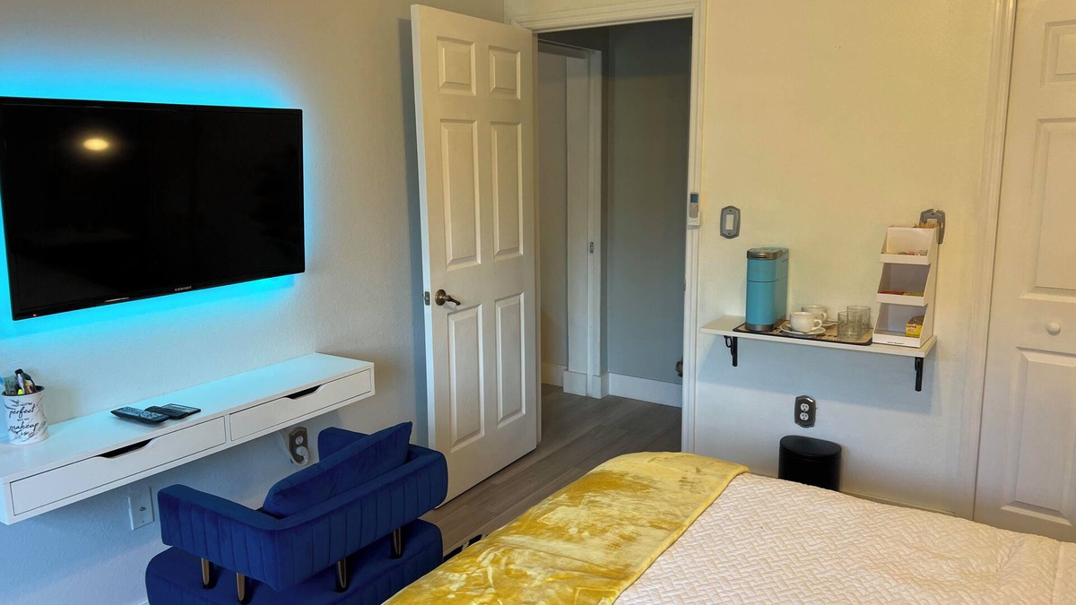 Princeton Apartment | Cozy studio with AC and WiFi in welcoming Homestead