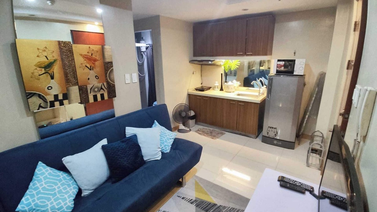 Ortigas Center Apartment | Cozy studio with AC and WiFi in welcoming Pasig