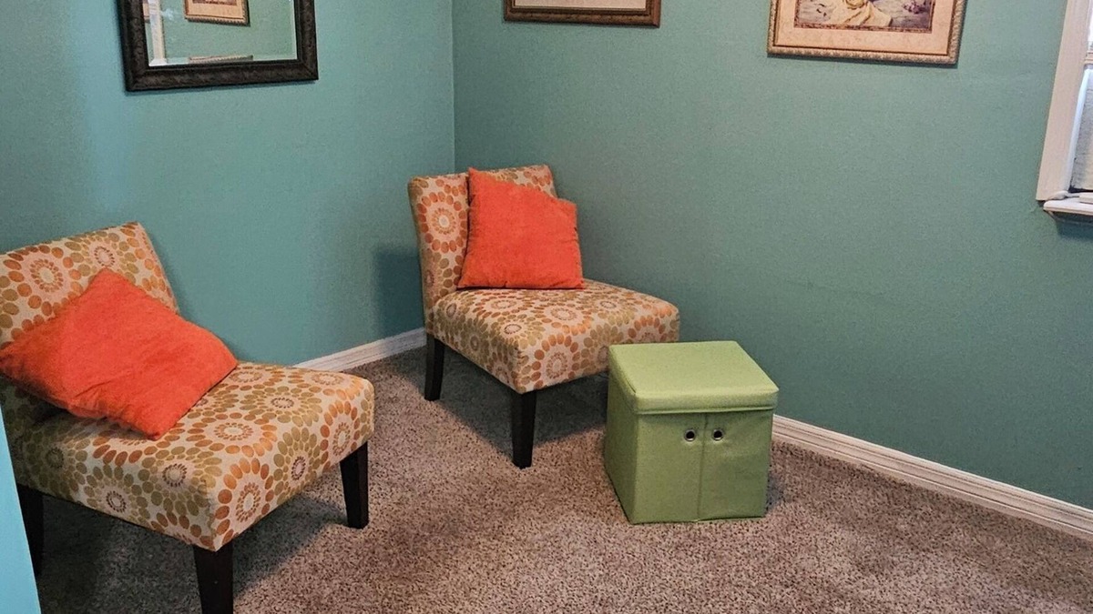 Interchange Square Apartment | Cozy studio with office, full kitchen, bathroom close to beach Palm Bay
