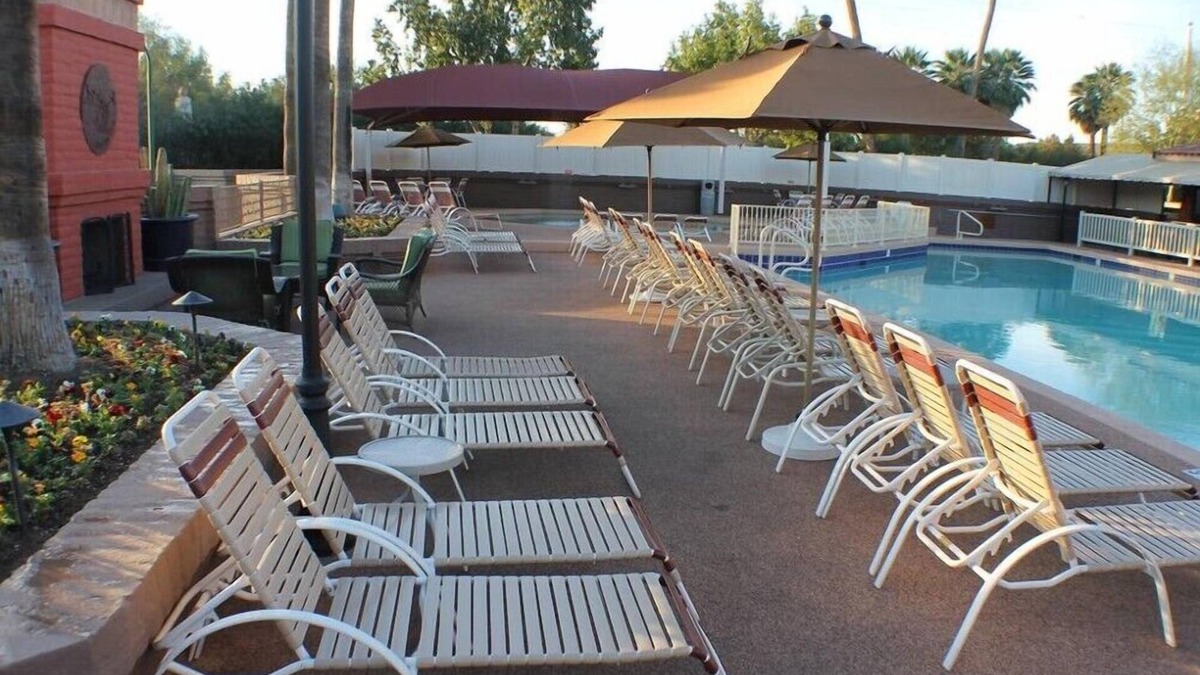 Arcadia Apartment | Cozy Studio with Pool & Fitness Room at Camelback