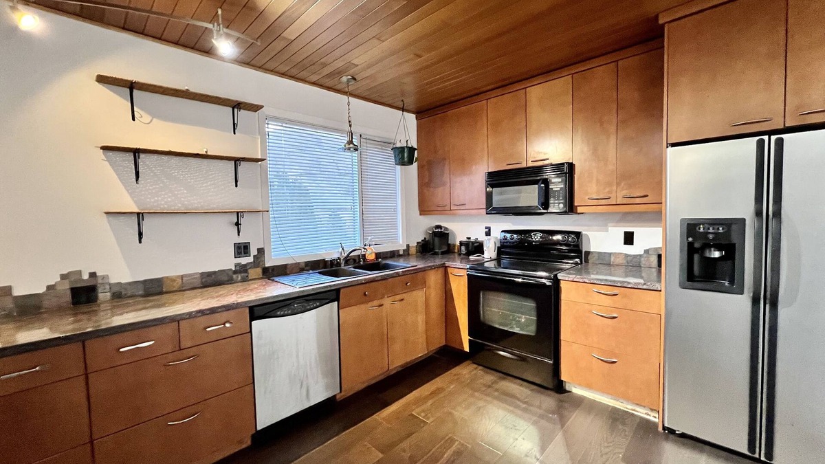 Kamloops House | Cozy style house