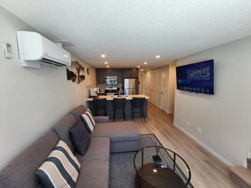 Calgary Apartment | Cozy & Stylish AC Suite Near YYC Airport