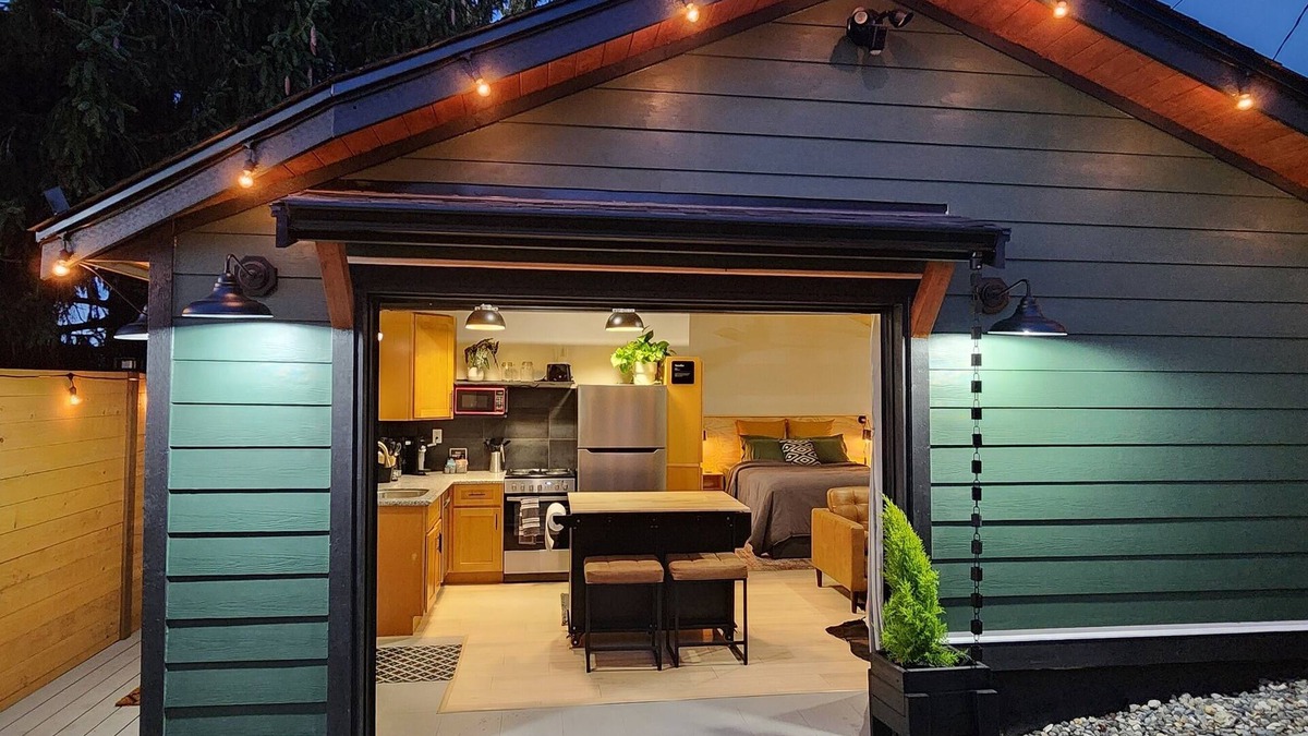 Eastside Apartment | Cozy stylish studio with WiFi in Tacoma.n