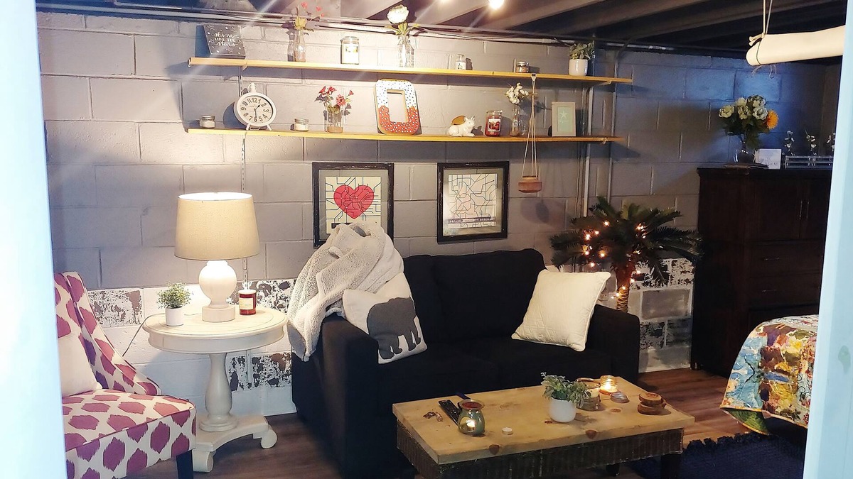 Westlake Apartment | Cozy suite 3 rooms dog friendly with room to run, close to airport and downtown.