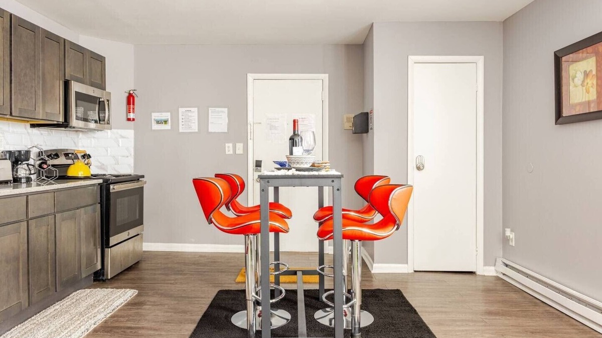 West Orange Apartment | Cozy Suite Private 1-bedroom apartment with WiFi, AC in wonderful West Orange