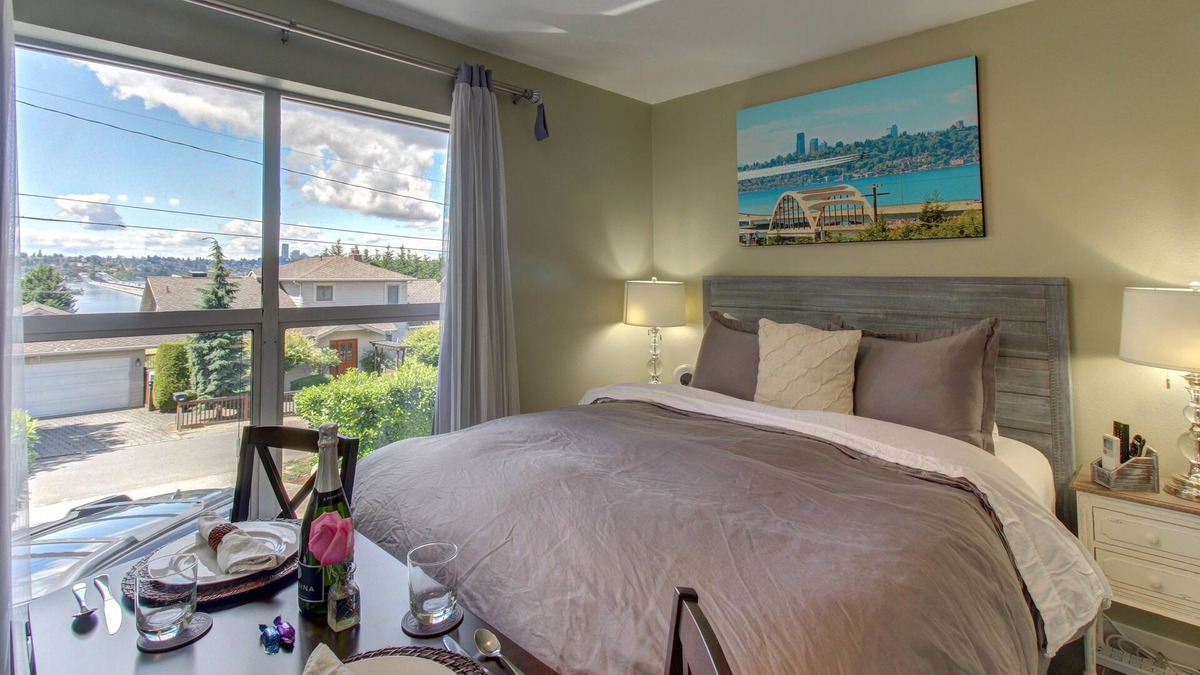 Mercer Island Apartment | Cozy suite with lake and city views, hot tub, near parks, shopping, & dining