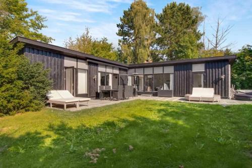 Dronningmolle Apartment | Cozy summer house 50 meter from the beach, 89 m²
