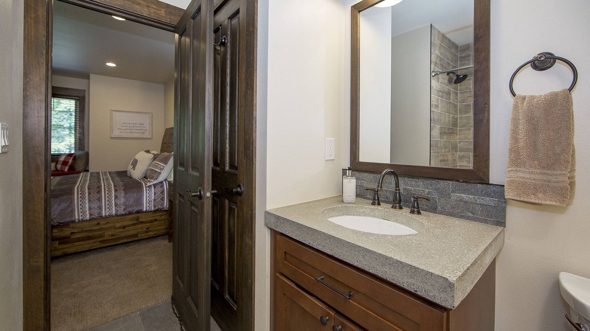 Cle Elum House | Cozy Suncadia Home On 18th Hole with hot tub!