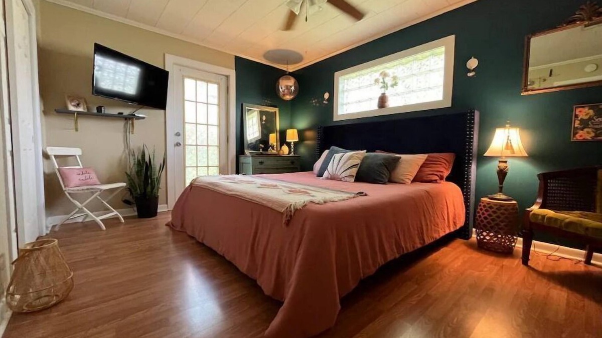 Sunset Cottage | Cozy Sunset Cottage near Lafayette