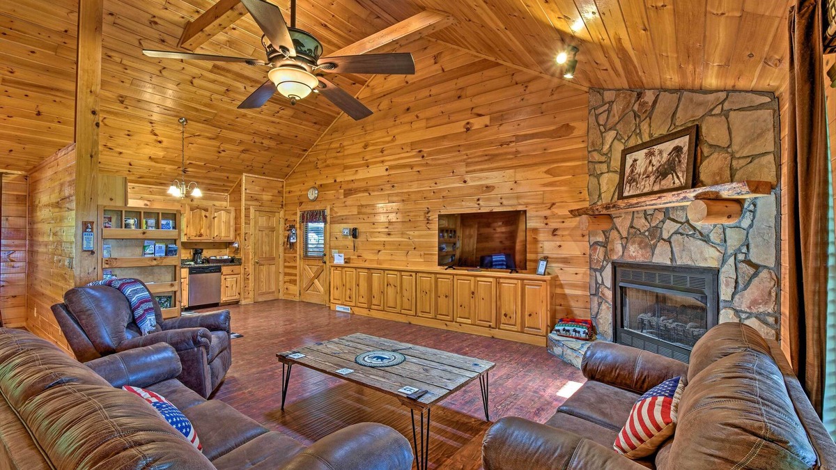 Ellijay Cabin | Cozy 'Sunset View' Cabin w/Game Room & Mtn Views!