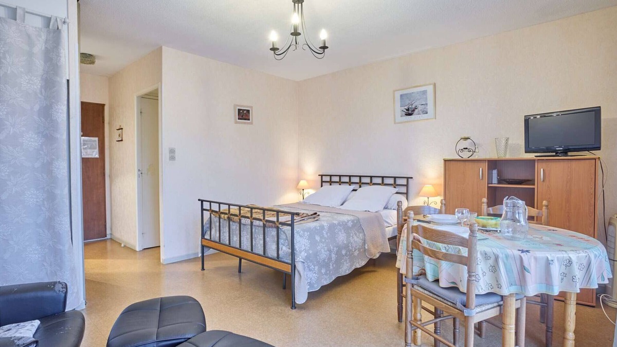 Barbotan-les-Thermes Apartment | Cozy T1 bis apartment with balcony and parking, perfect for 2 guests