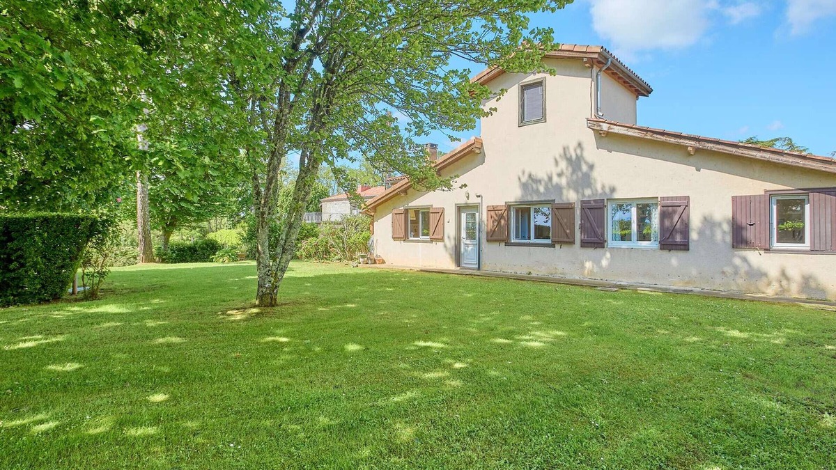 Cazaubon House | Cozy T3 house with free WiFi, 2 fireplaces, for 2-4 guests