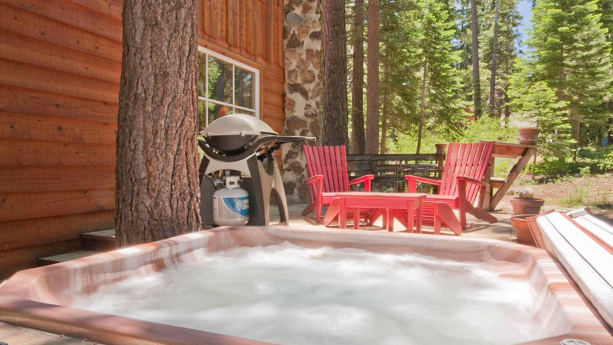 Sunnyside Cottage | Cozy Tahoe Cottage~Pet Friendly~Honeymoon Cottage