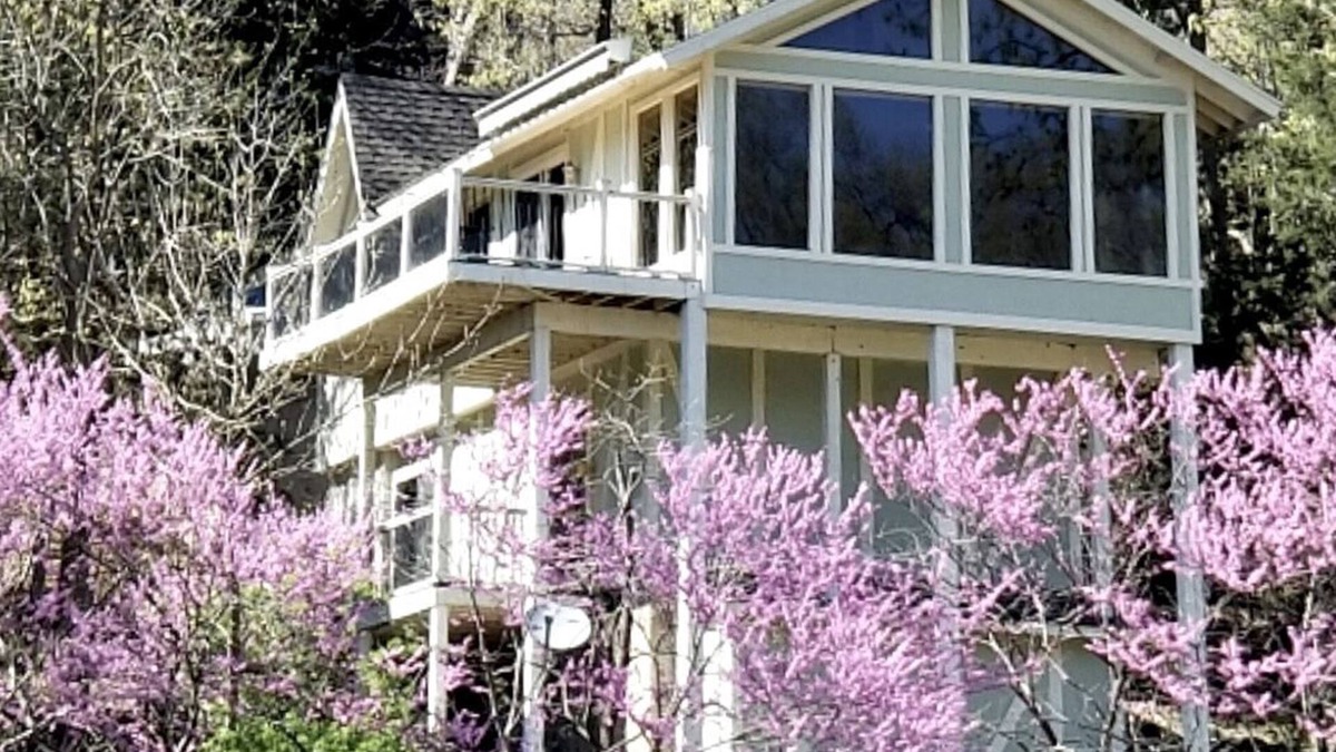 Osage Beach House | Cozy Tan-Tar-A Vacation Home on Golf Course & Lake View