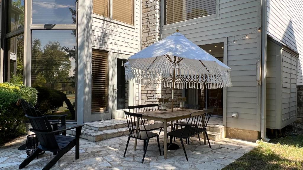 Lakeway House | Cozy tennis house