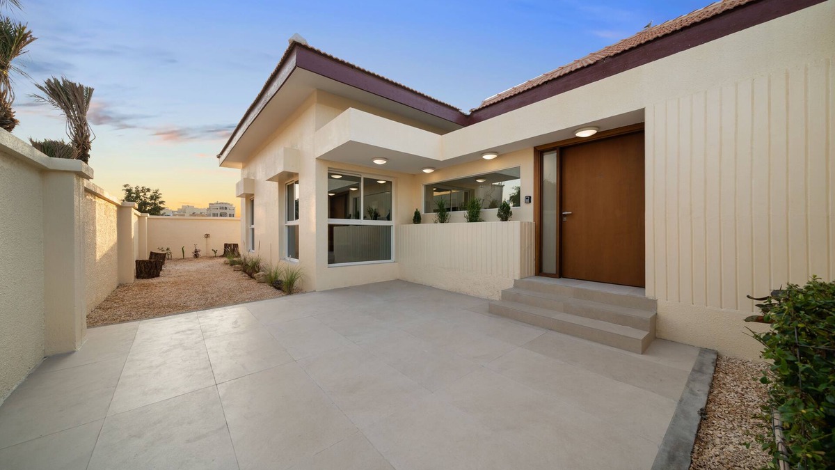 Al Mankhool House | Cozy Three Bedroom House