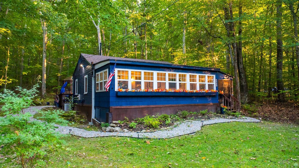Lebanon Cottage | Cozy Time Cottage Lake Williams, CT