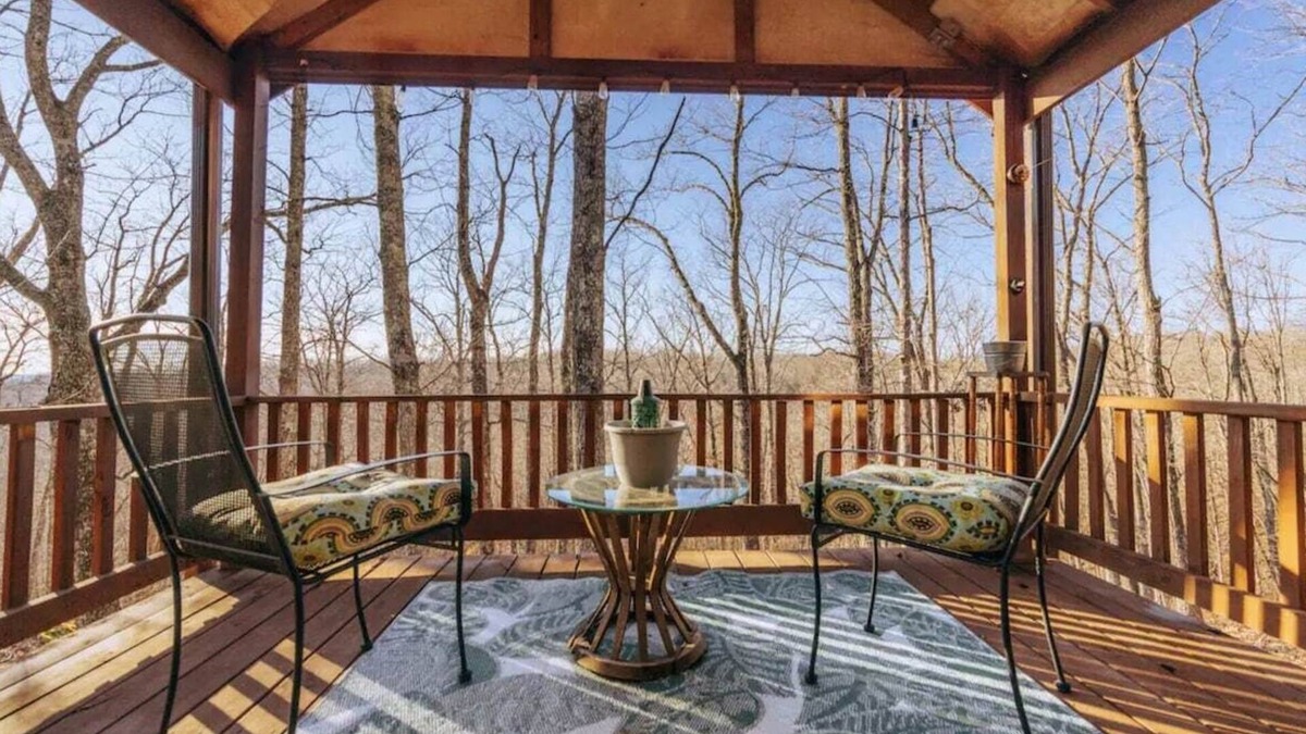 Holladay Cabin | Cozy Tiny Cabin Getaway w/ Views