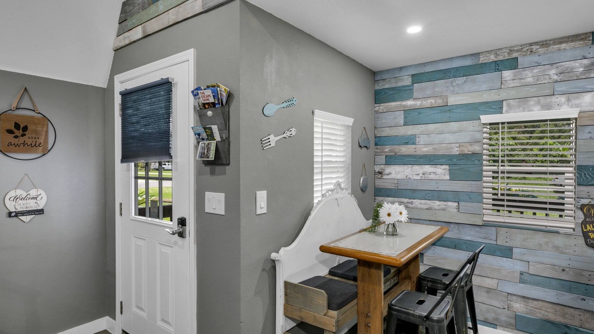 Apopka House | Cozy Tiny Cottage Farm House!