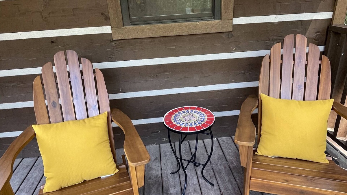 Mineola House | Cozy tiny home in the pines - 20 minutes from Canton and Lake Fork!