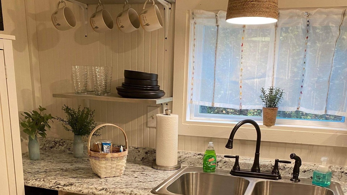 Printer Cabin | Cozy Tiny Home Quiet 1/1 Close to Riding Trails