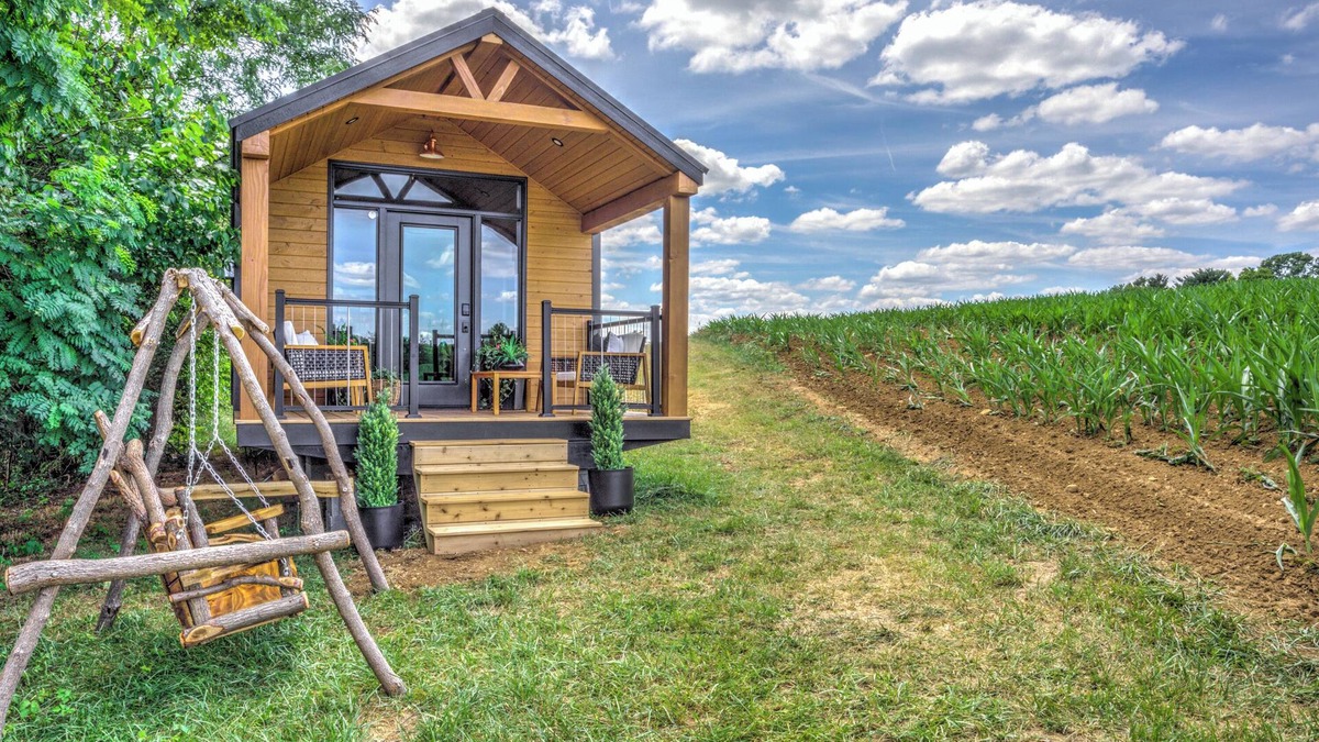 Kinzers Cottage | Cozy tiny home with 1 bedroom and WiFi, serene & peaceful glamping