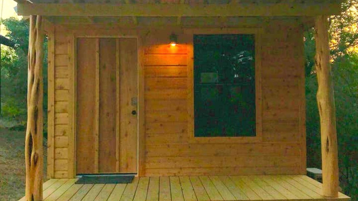 Mason Cabin | Cozy Tiny House for a Getaway in Texas Wine Country
