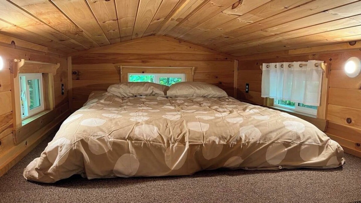 Florida Cabin | Cozy Tiny House in the Berkshires