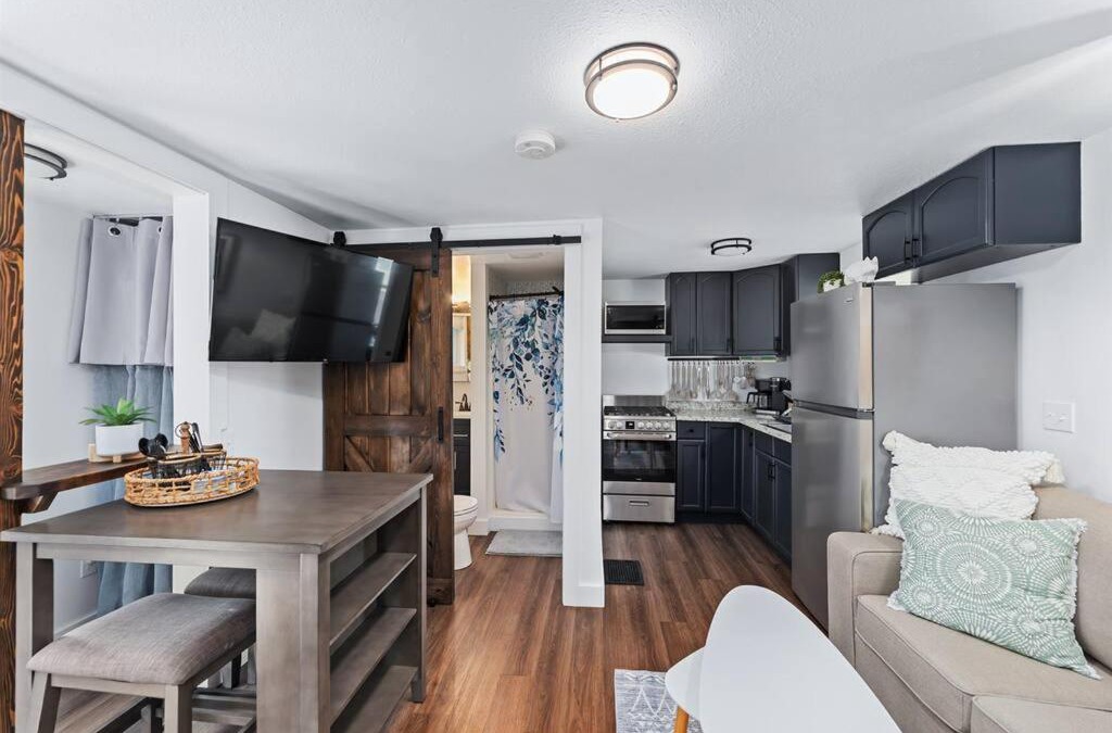 Dublin House | Cozy Tiny House on Main Street. Fully Renovated.