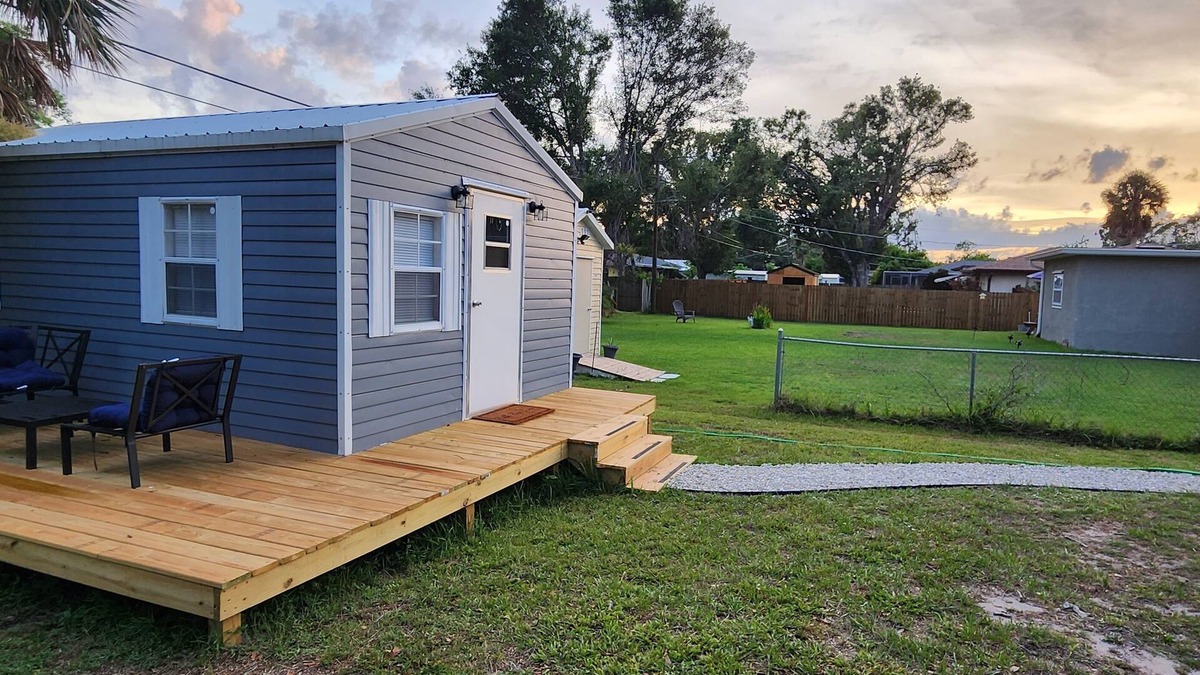 Port Charlotte Apartment | Cozy Tiny Retreat in the middle of Port Charlotte!