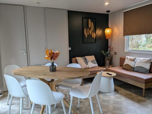 Kropswolde Ski Chalet | Cozy Tiny SolHouse 4 - Near Groningen