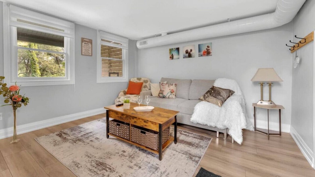 Paris House | Cozy Town Retreat LowerUnit with Deck Area and BBQ