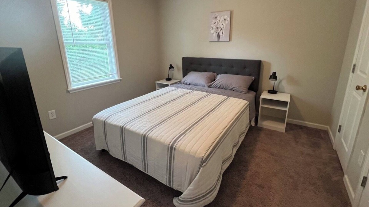 Havelock House | Cozy townhome 10 minutes from MCAS Cherry Point, 30 minutes to beach or New Bern