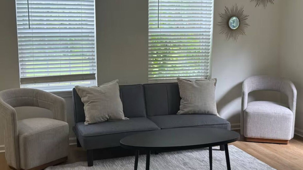 Flowood House | Cozy Townhome by Reservoir, Centrally Located, Pet Friendly, Community Pool