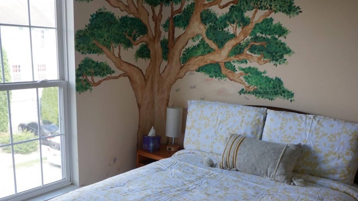 Newark House | Cozy Townhome conducive for long term stay.